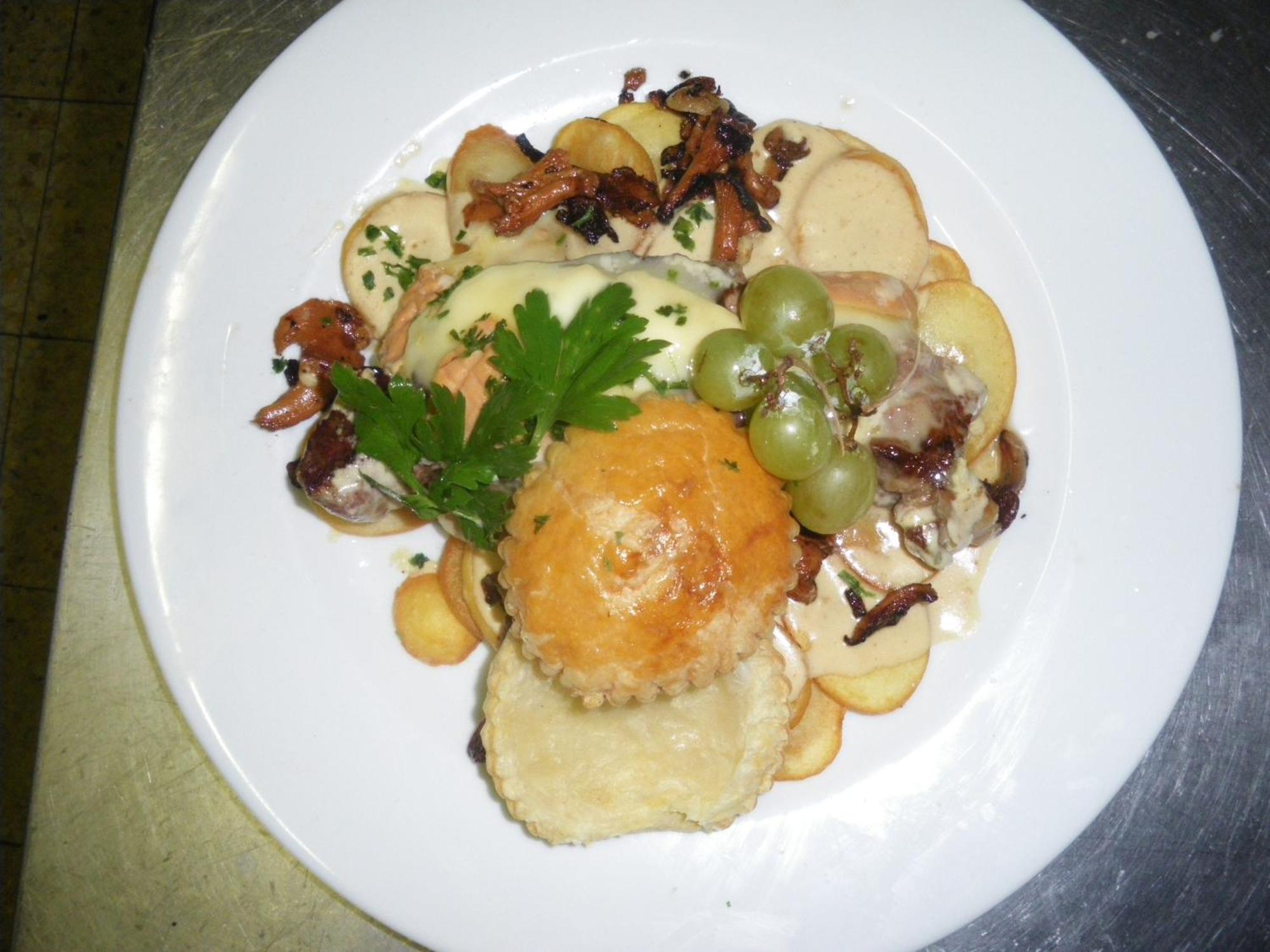 Hotel Restaurant Du Lion D'Or Château-Chinon Zewnętrze zdjęcie